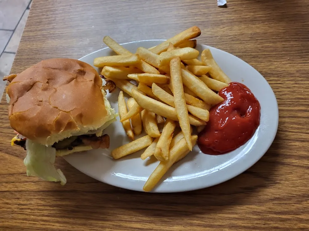 Cheeseburger with Fries